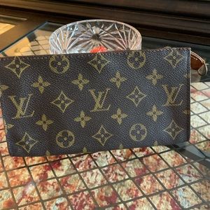 Louis Pouch from bucket Gm